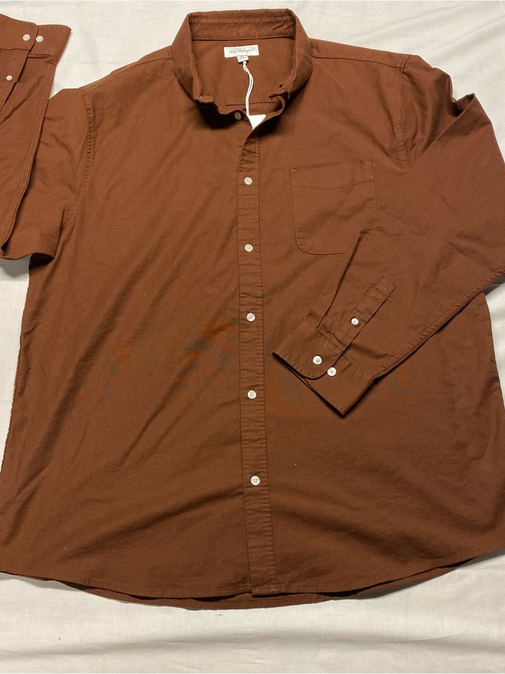 Men's Casual Long-Sleeve Button-Down Shirt in Chestnut Brown